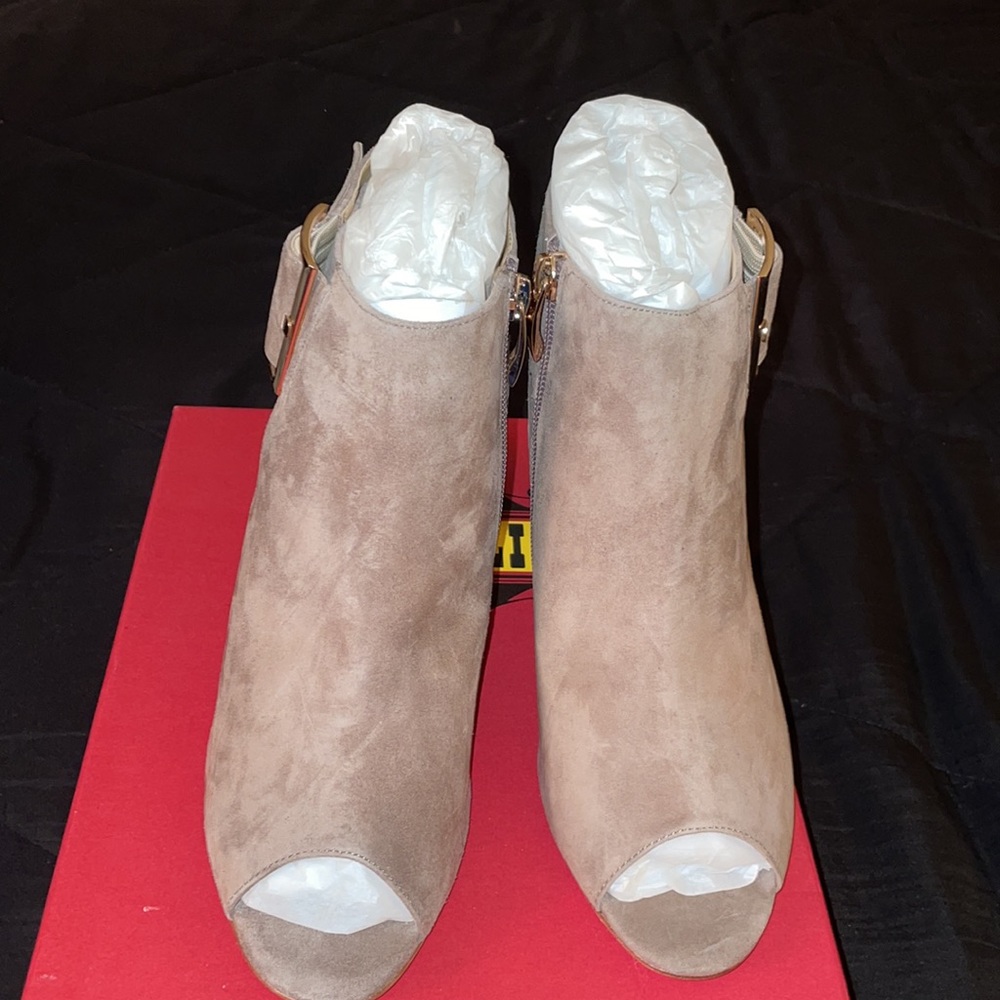 🔥Sale🔥Pretty suede taupe colored peep toe sling back booties..3” heels..NWOT - Picture 2 of 5